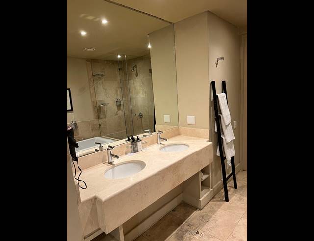 1 BEDROOM APARTMENT FOR SALE IN UMHLANGA RIDGE